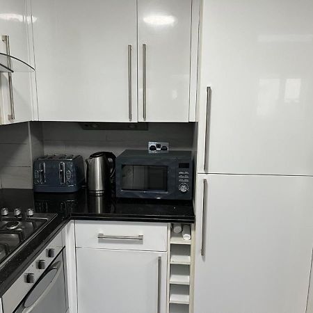 Three Bedroom House In Tooting By Star Apartments Londra Esterno foto
