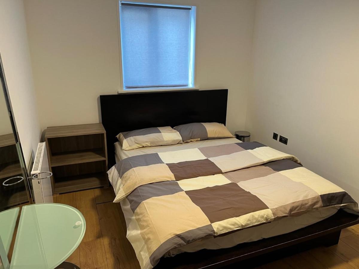Three Bedroom House In Tooting By Star Apartments Londra Esterno foto