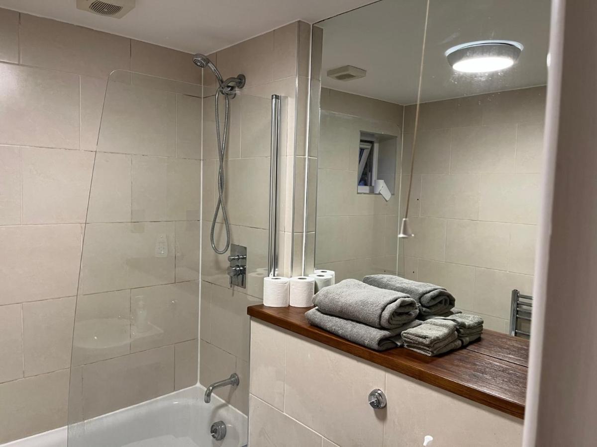 Three Bedroom House In Tooting By Star Apartments Londra Esterno foto