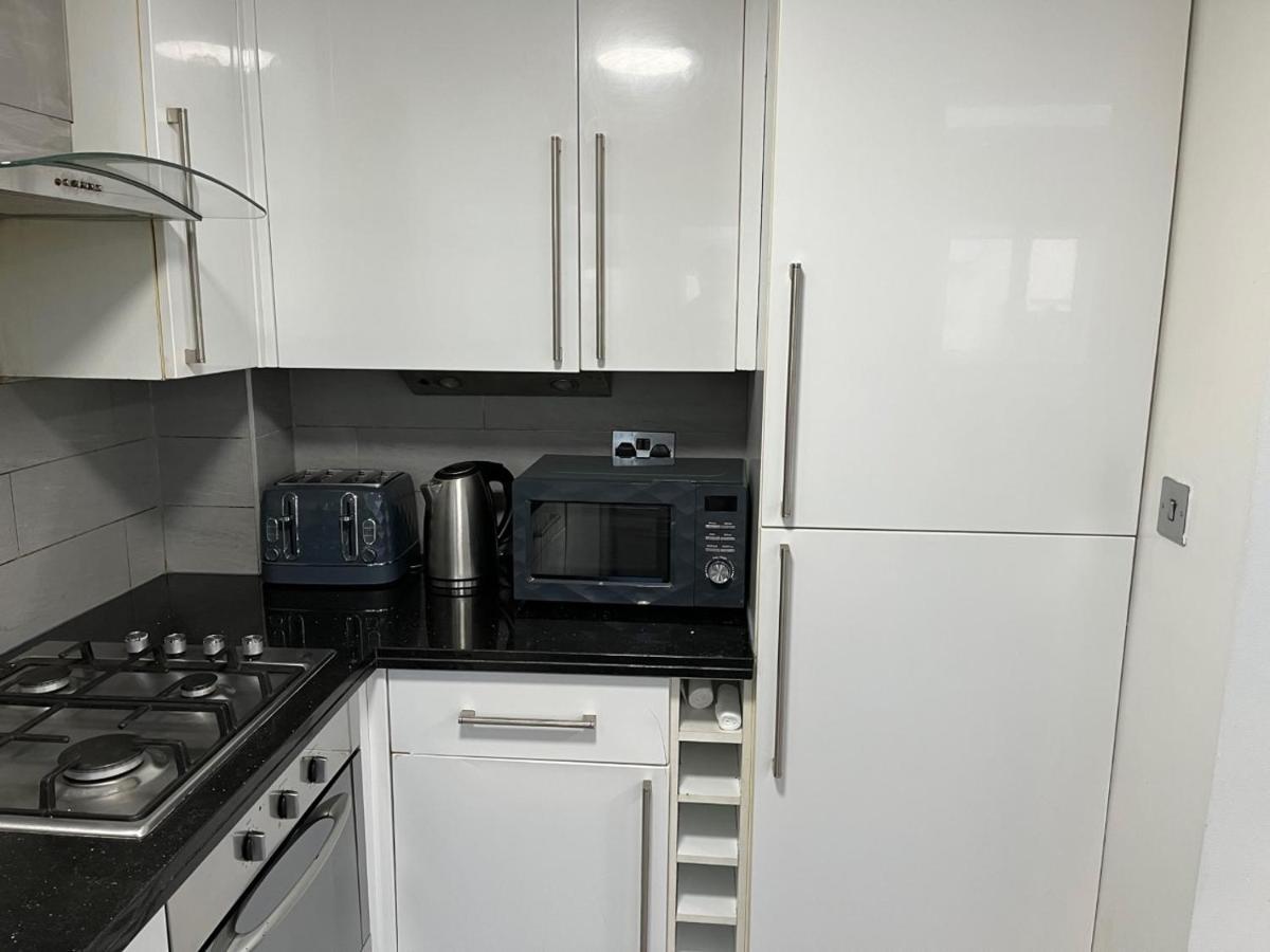 Three Bedroom House In Tooting By Star Apartments Londra Esterno foto