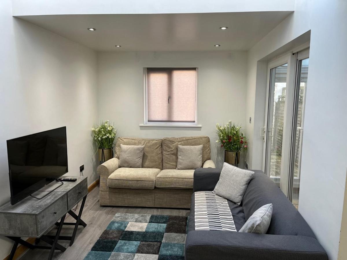 Three Bedroom House In Tooting By Star Apartments Londra Esterno foto