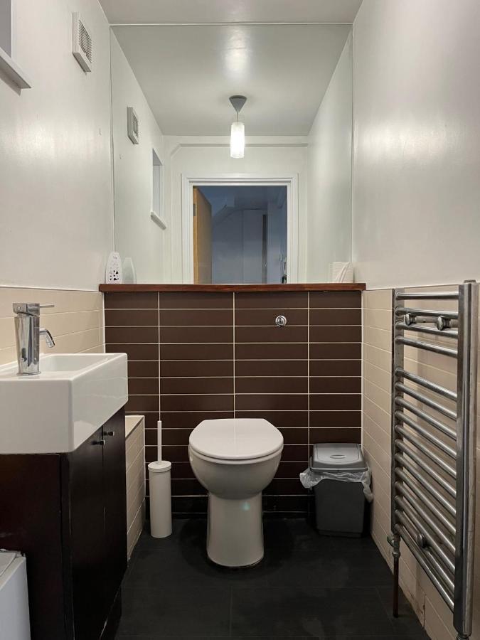 Three Bedroom House In Tooting By Star Apartments Londra Esterno foto