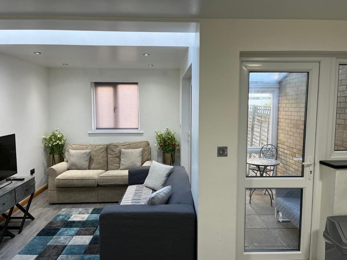Three Bedroom House In Tooting By Star Apartments Londra Esterno foto